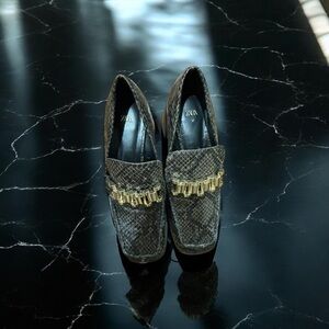 Zara Brown Snakeskin-Effect Loafers with Gold-Tone Chain